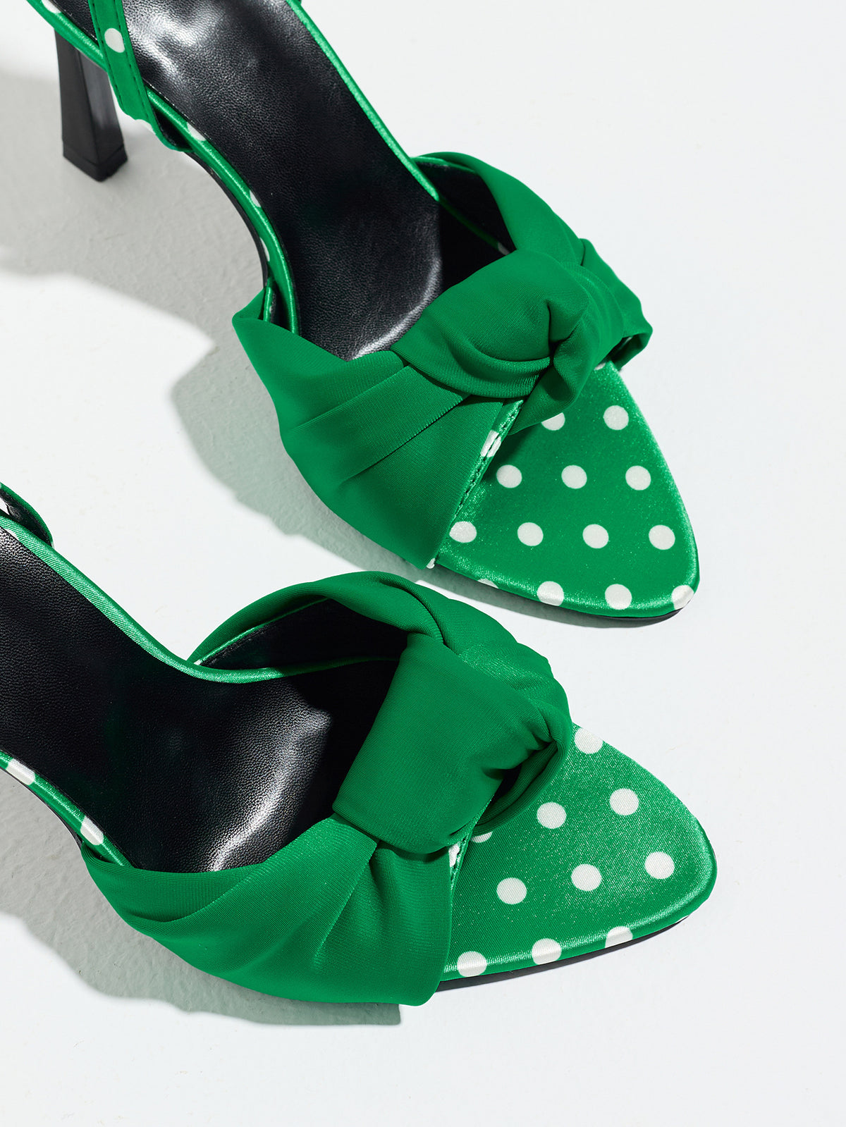 Mescini green knot front polka dot heeled sandals, close up of the gathered band and toe, US women's sizes
