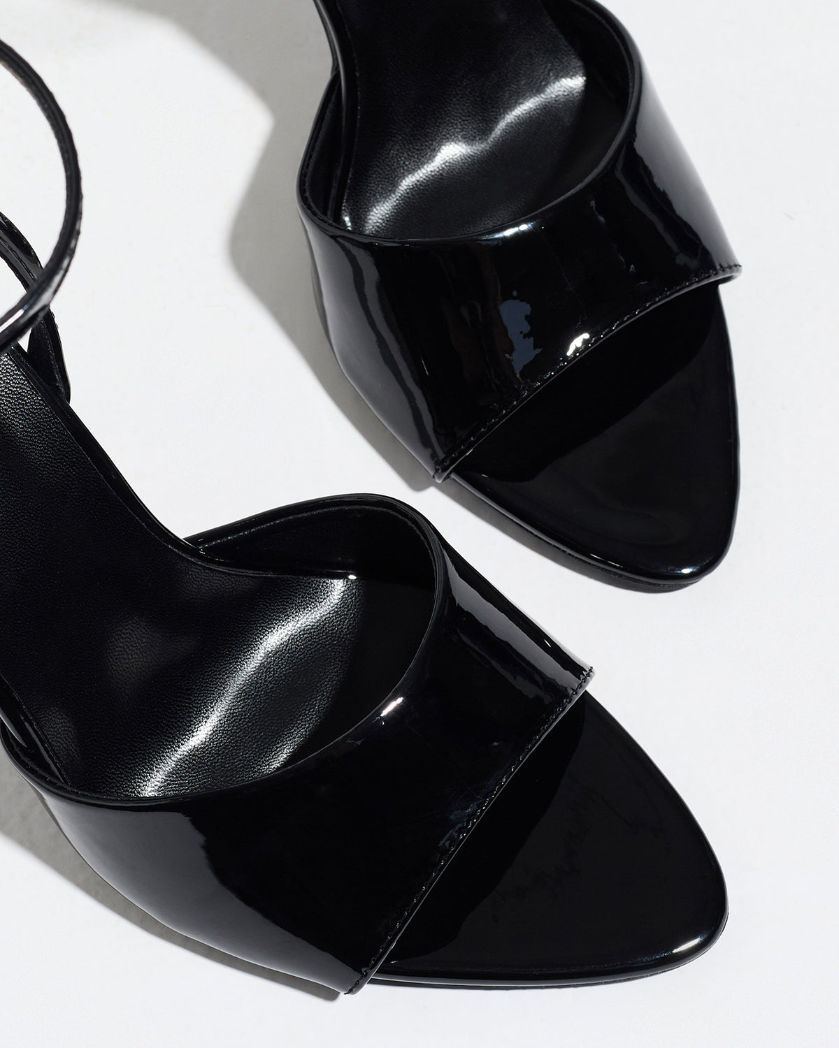 Mescini black single band ankle strap sandals, overhead close up of the pointed toe, US women's sizes