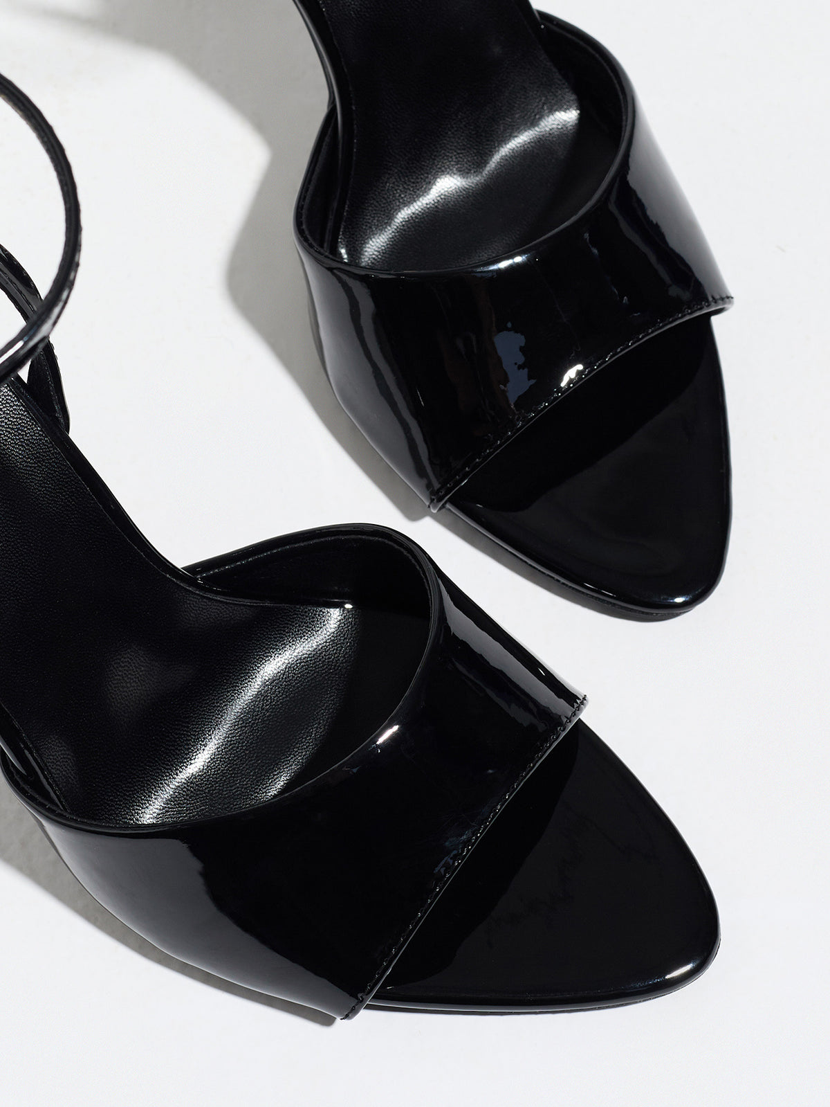 Mescini black single band ankle strap sandals, overhead close up of the pointed toe, US women's sizes