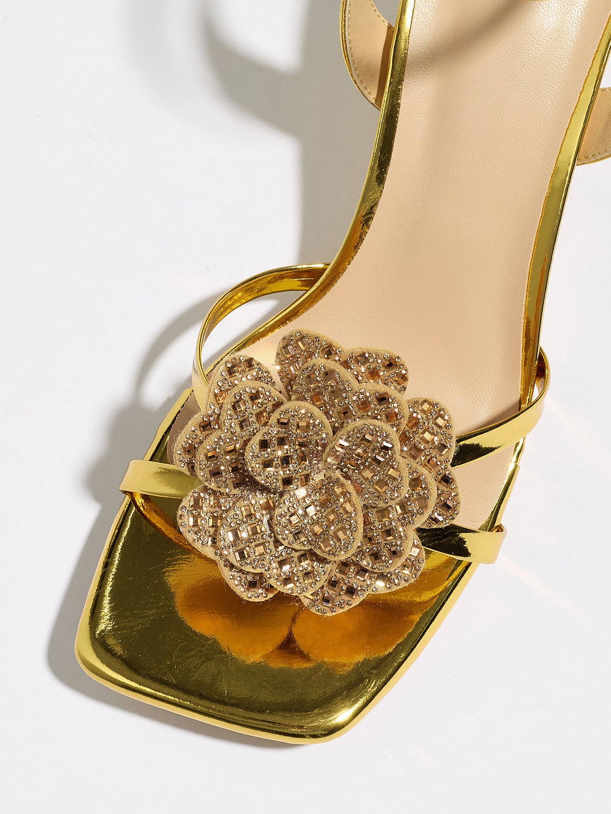 Mescini gold rosette square toe strappy sandals, close up of the glitter flower, US women's sizes