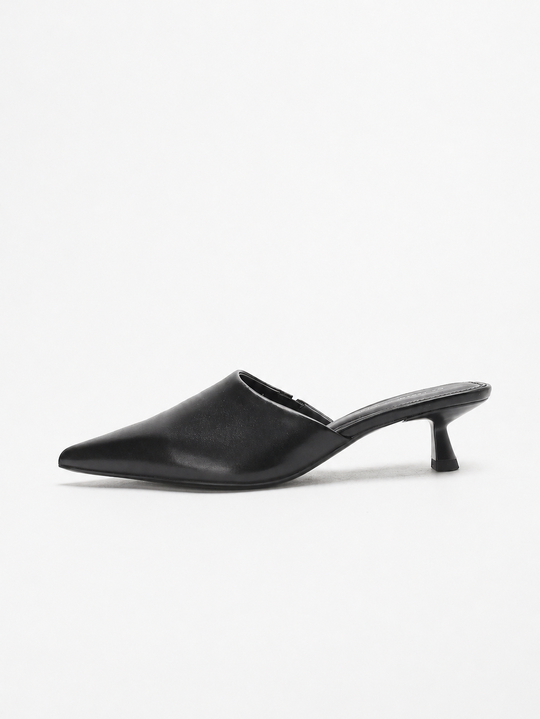 Mescini black pointed toe kitten heel mule, single shoe in profile on white, US women's sizes