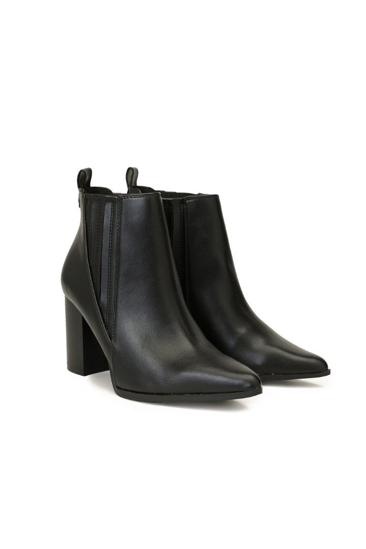 Mescini black pointed toe block heel chelsea boot, single shoe in side profile, US women's sizes