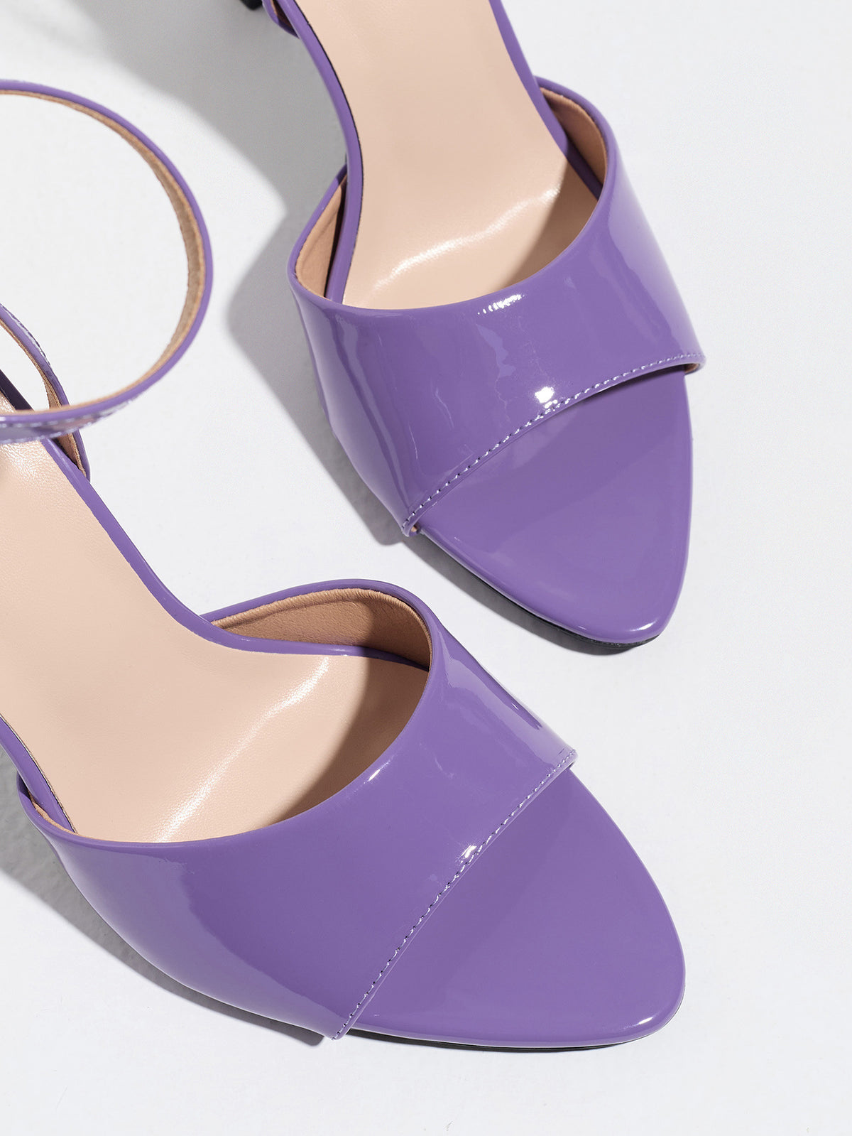 Mescini purple single band ankle strap sandals, overhead close up of the toe, US women's sizes